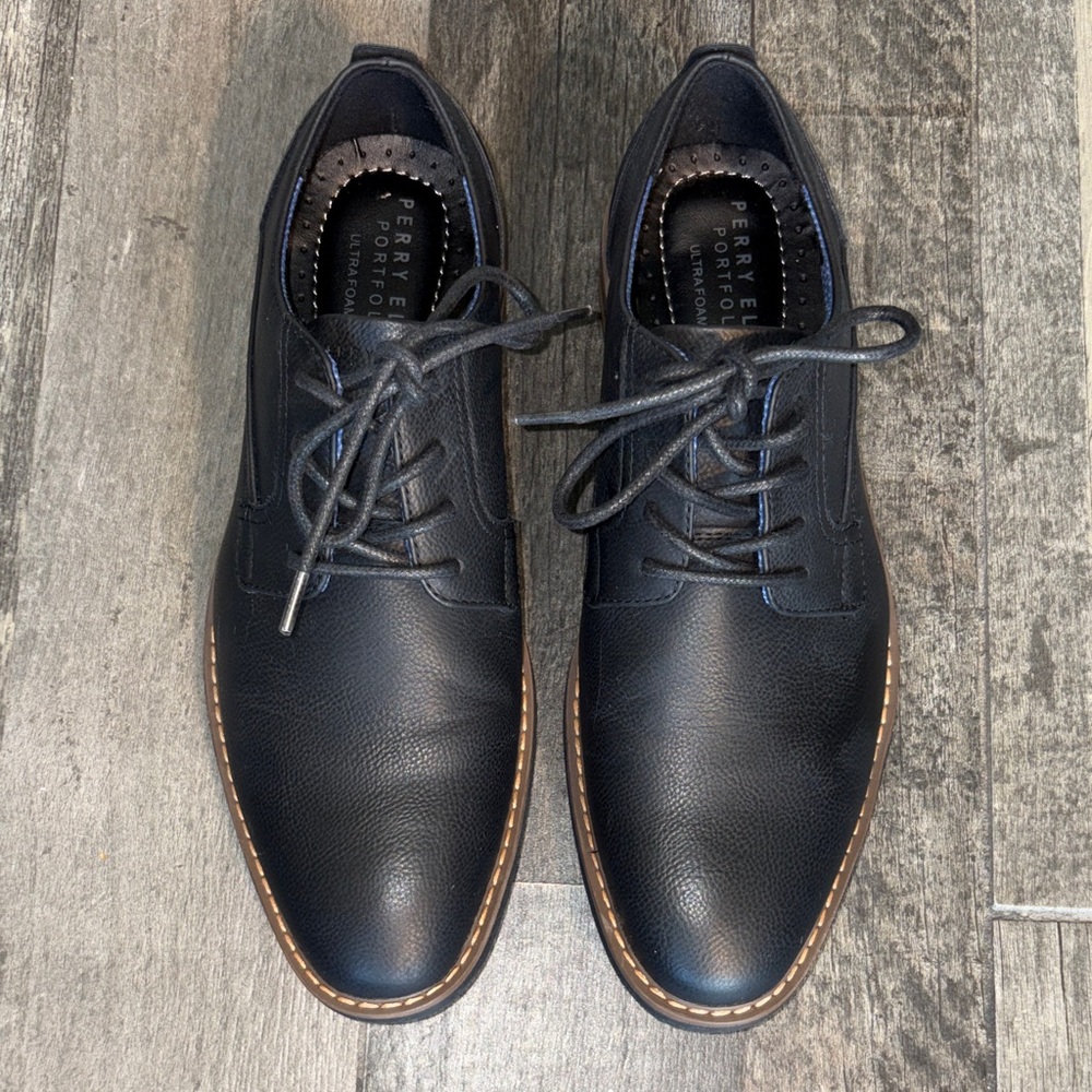 Perry Ellis Black Leather Derby with Brown Welt ultra foam